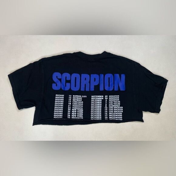 Drake Scorpion Coldblood Crop Graphic T-shirt Women Medium Black Short Sleeve - Picture 2 of 5